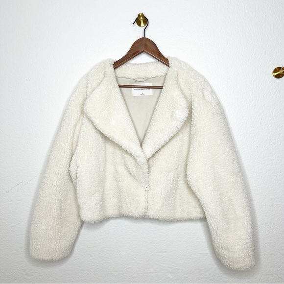 Aritzia Jackets & Blazers - The Group by Babaton Aritzia Sherpa Teddy Jacket Size 2